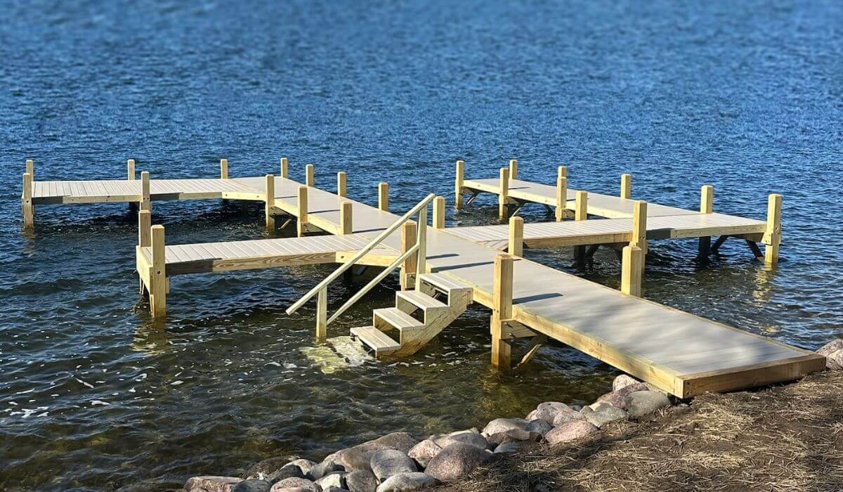 Dock layouts and configurations for custom waterfront designs, including U-shaped, L-shaped, and multi-boat docking options.